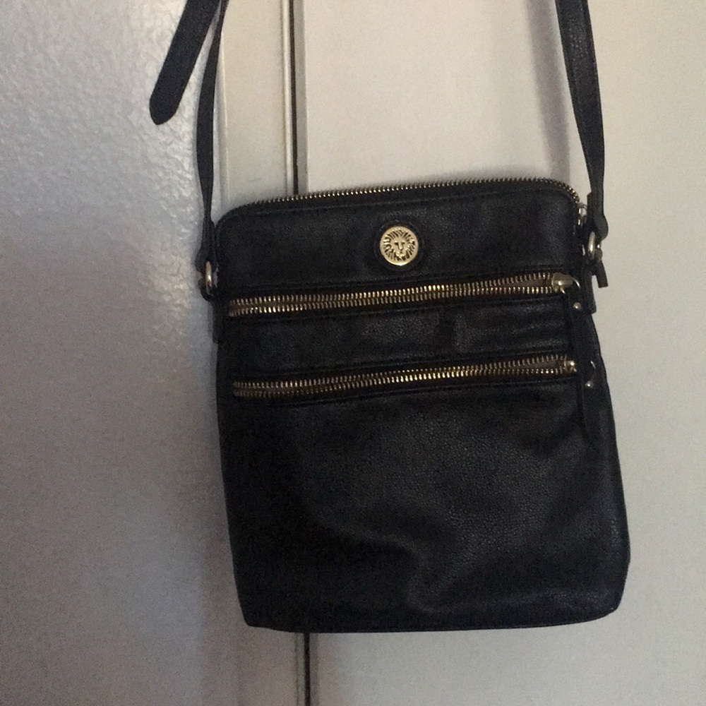 Black crossbody Anne Klein